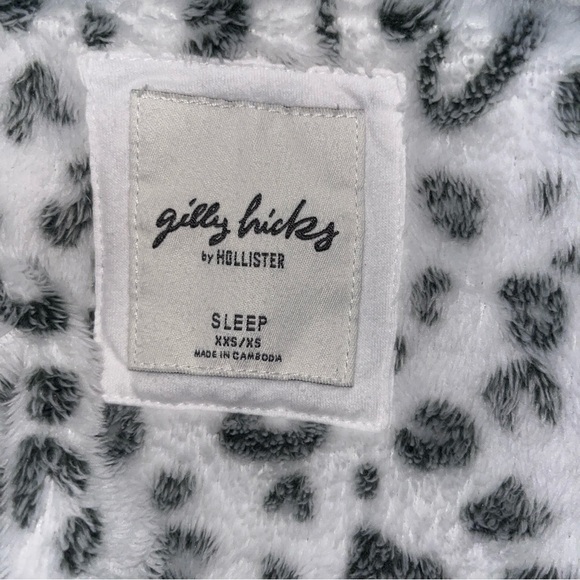 Gilly Hicks Hollister Women’s Plush Hooded Snow Leopard Robe XXS/XS Lounge - Picture 4 of 7